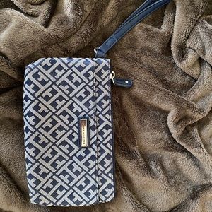 Tommy H small wristlet